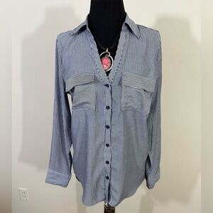 New York & Co sz sm shirt silky feel in a black & white mini stripe excellent